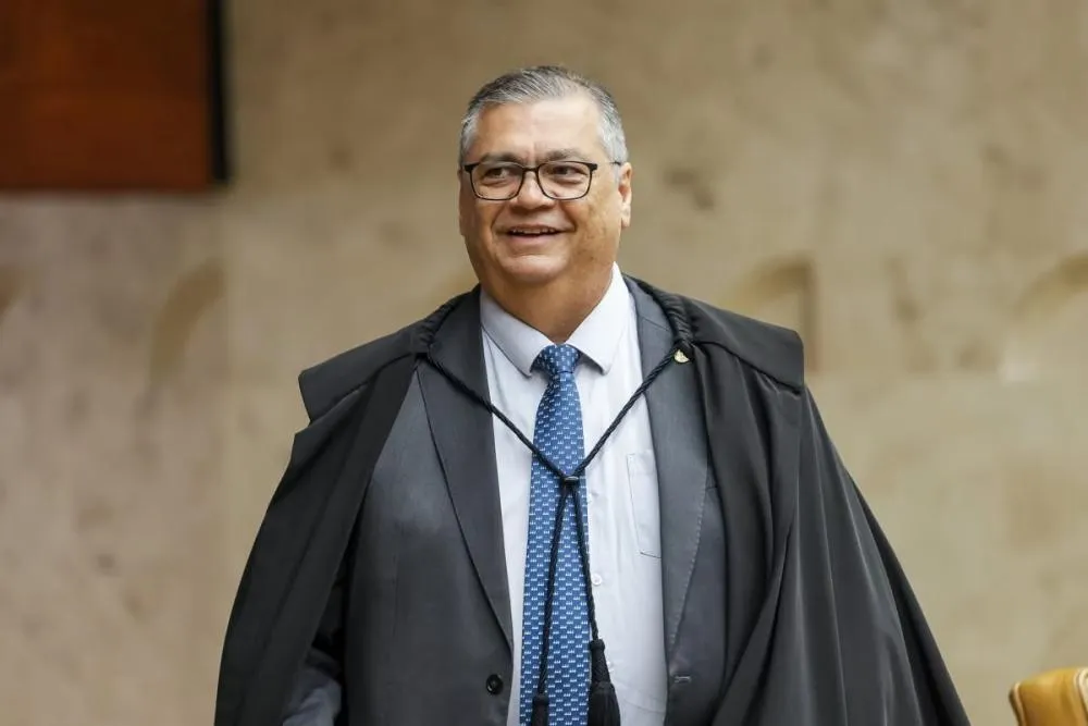 DINO AMEAÇA MULTAR PREFEITOS E GOVERNADORES POR FALTA DE TRANSPARÊNCIA EM EMENDAS PARA EVENTOS