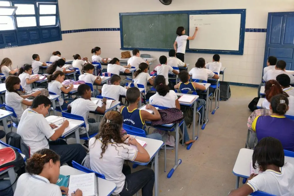 SAIBA QUAIS PROFESSORES VÃO RECEBER ABONO EXTRAORDINÁRIO