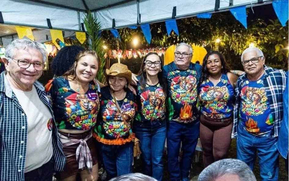 IMPERATRIZ PRESTIGIA 'ARRAIÁ DO CAVALO' AO LADO DE IVONEIDE CAETANO E DO PREFEITO DE CAMAÇARI